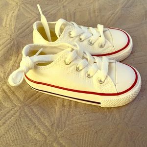 Never worn toddler size 6 Converse sneakers.